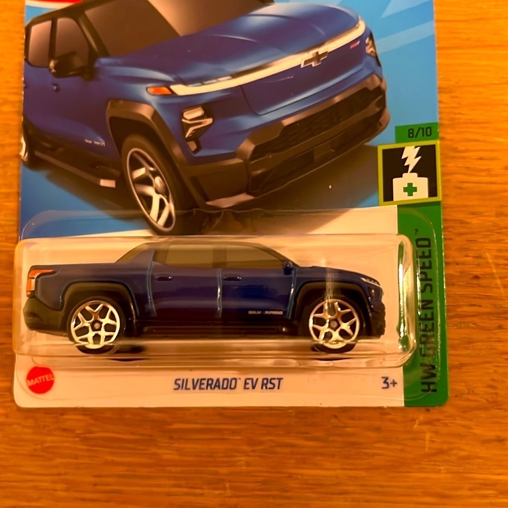 Hot Wheels 🚙 Silverado Blue Pickup – New on Card • Collector Die-Cast - Picture 8 of 10